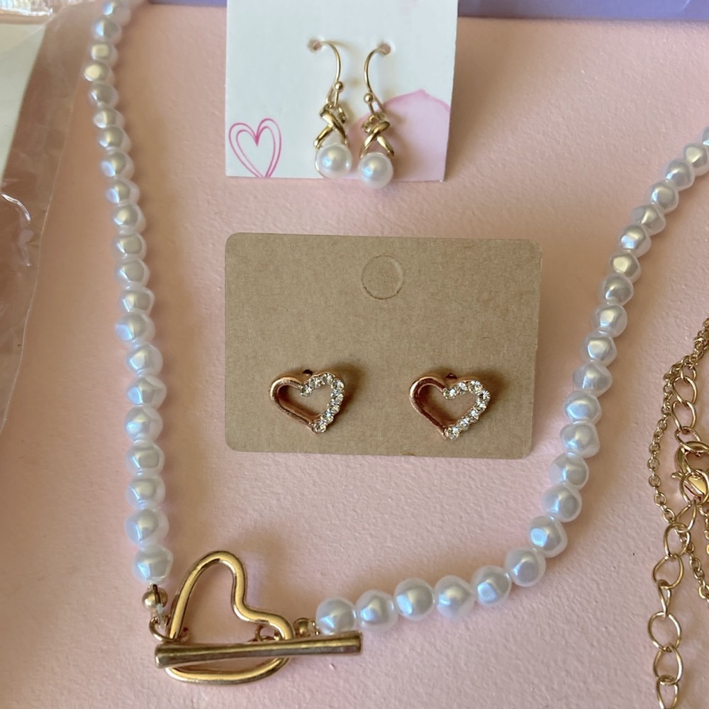 Princess Bundle Fashion Jewelry Gold, Pearls & Diamonds 💎 You get them all NWT - Picture 6 of 10